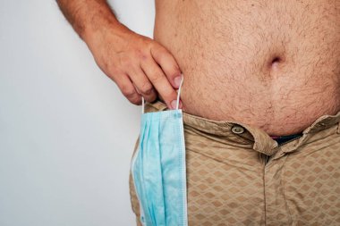 Koronavirüs krizinden dolayı aşırı kilolu.