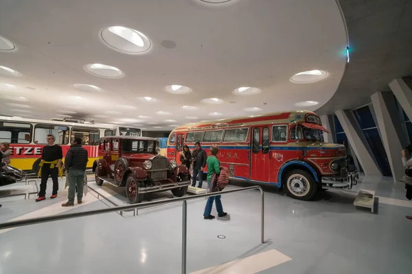 Stuttgart Alemania Diciembre 2018 Interior Del Museo Mercedes Benz Welt — Foto de Stock