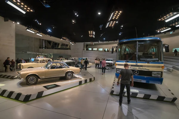 Stuttgart, Tyskland - 30 December 2018: Interiör av museet ”Merc — Stockfoto