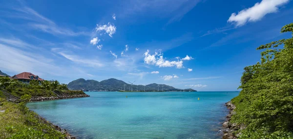 Pohled na ostrov Eden Island mait Seychel za slunečného počasí — Stock fotografie