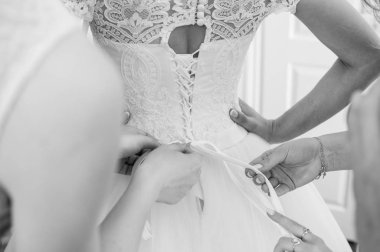 Tatlım gelinin korse bağlı