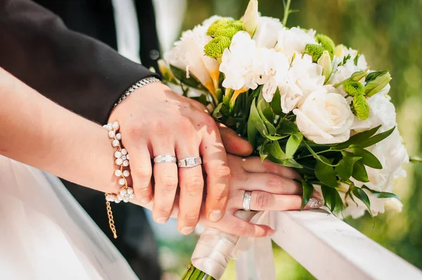 Sposa Sposo Con Bouquet Sposa — Foto Stock