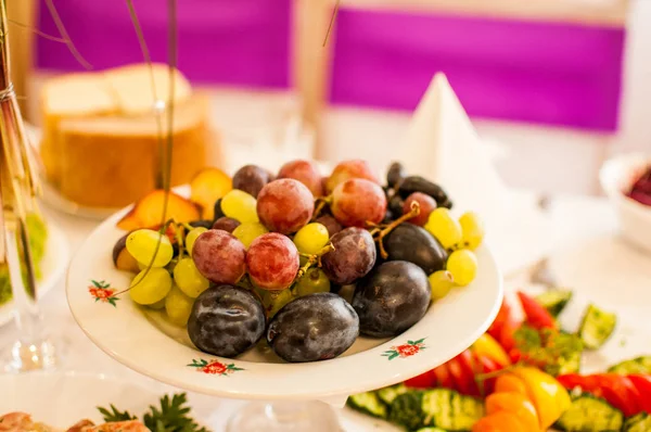 Plato Con Mezcla Frutas Colores —  Fotos de Stock