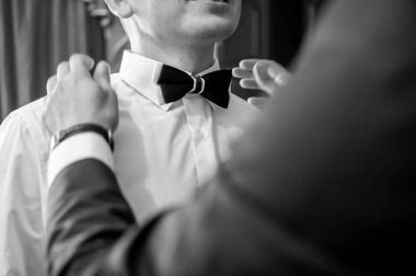 Damatboynunda siyah ve beyaz tiebow