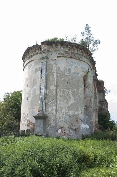 Back view of the old abandoned church — Stock Photo, Image