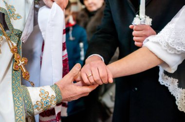 Rahip kravatlar havlu damat elleri