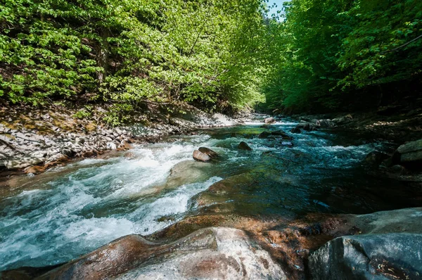 Голубая Лагуна Горная Река Среди Скал Лесу — стоковое фото