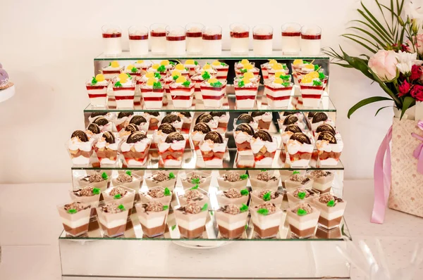 Süße Kuchen Hochzeitsbuffet Verpflegung — Stockfoto