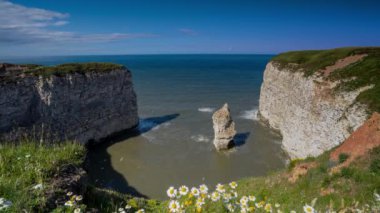 Queen Rock 'ın Timelapse' ı Flamborough Head yakınlarındaki tebeşir kayalıklarının bir parçası, Doğu Yorkshire, İngiltere