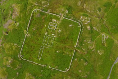 Hardknott Roma Kalesi, İngiltere 'nin Cumbria ilçesinde Hardknott Geçidi' nin batı tarafında yer alan Roma kalesi Mediobogdum 'un kalıntıları.