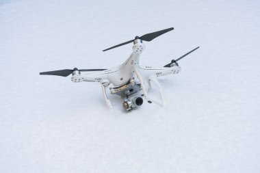 Düşen uçak. Karda düşmüş. Hayalet 3.