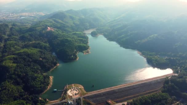 Letecký pohled na bang wan dam v Phuketu. — Stock video