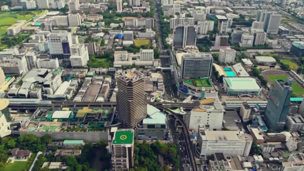 Flygfoto över Bangkoks gator på en dag. — Stockvideo