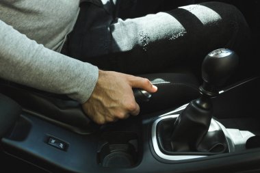 closeup el araba el freni kadar itmek