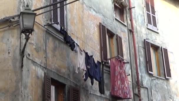 Die Wäsche Trocknet Wind Alltag Das Armenviertel — Stockvideo