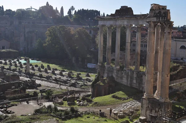 Roma kalıntıları. Açık Hava Müzesi Roma. İtalya'ya yolculuk.