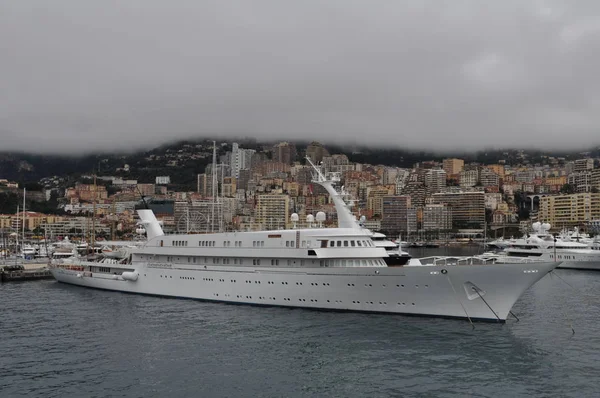 Monako Prensliği. Monte Carlo'da lüks yaşam