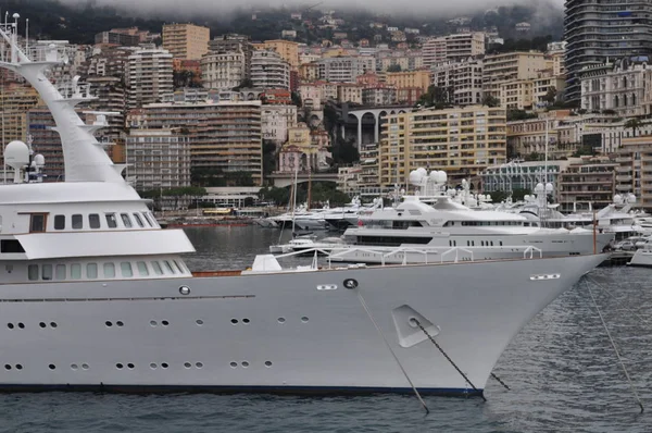 Monako Prensliği. Monte Carlo'da lüks yaşam