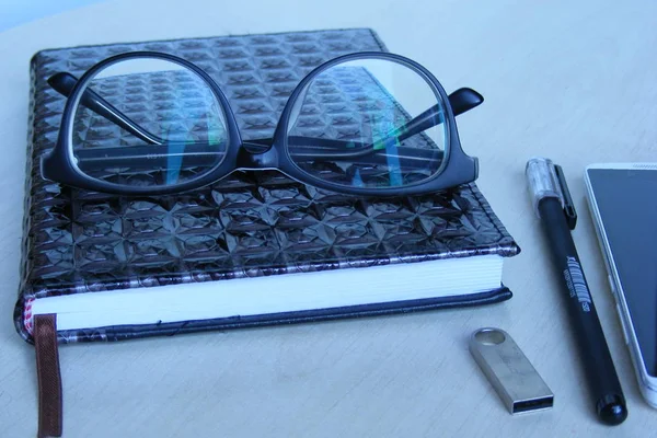 Style Bureau Lunettes Journal — Photo