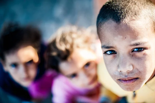 Retrato Niños Mirando Cámara — Foto de Stock