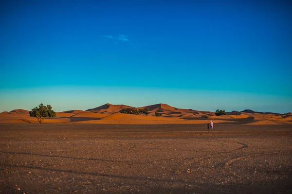 사하라 Merzouga 모로코 아프리카의 보름달 — 스톡 사진