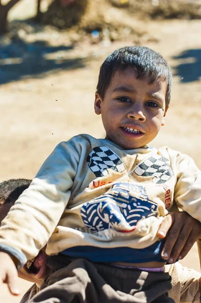 Niños Jugando Aldea Merzouga Marruecos — Foto de Stock