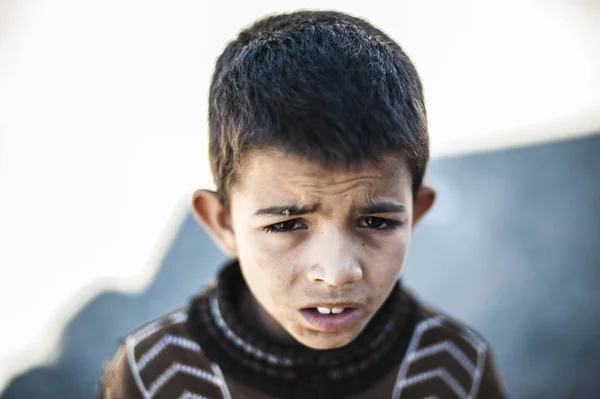 Podobizna Chlapce Díval Kameru Obci Merzouga Maroko — Stock fotografie