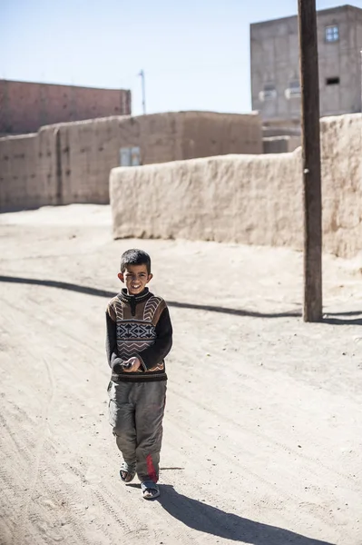 Portrait Boy Looking Camera Village Merzouga Morocco — Stock Photo, Image