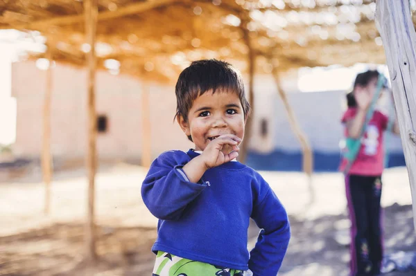 Bir çocuk köyü Merzouga, Fas portresi