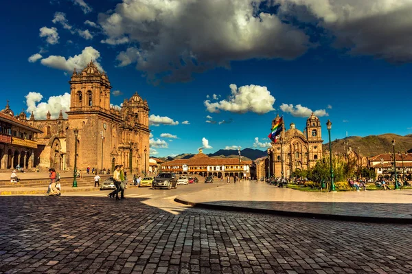 Katedrali ve La Compaia Kilisesi Plaza de Armas: Cusco, Peru.