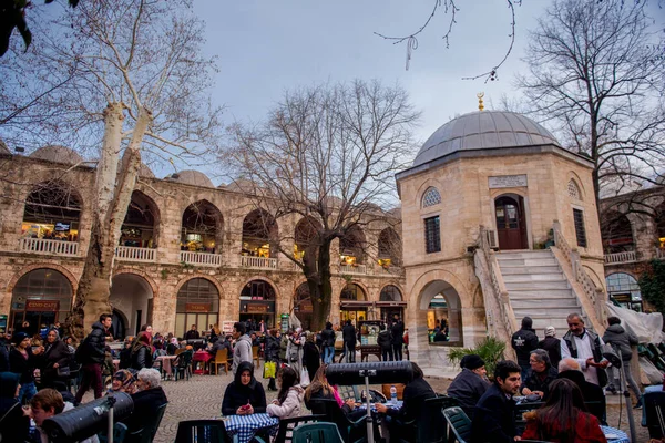 Koza Han Osmanlı zamanında inşa edildi. Şu anda bir pazar olarak kullanılıyor. Bursa, Türkiye, Ocak 14.2017