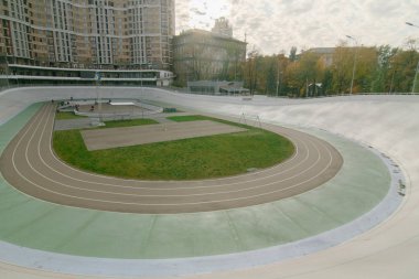 Kiev velodrome sonbahar resimleri ve küçük vintage etkisi. 2018, açtıktan sonra 2 yıl