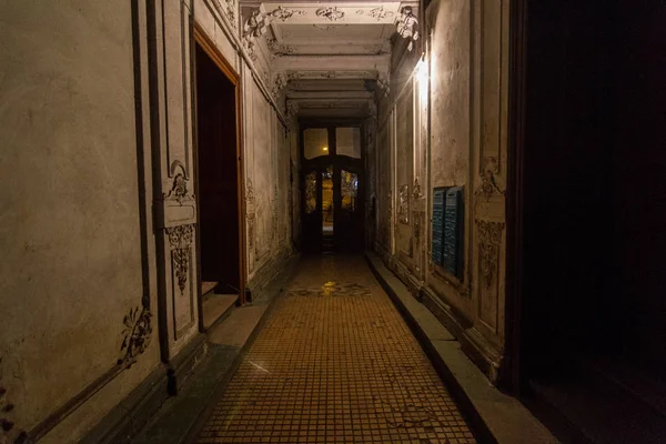 Lviv karanlık koridorda
