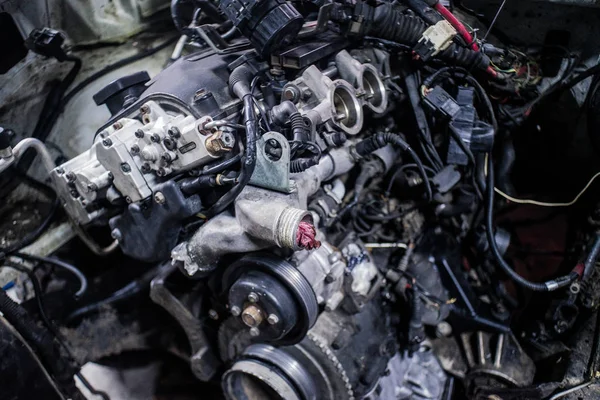 Легендарный Современный Спортивный Двигатель Автомобиле Открытым Капотом — стоковое фото