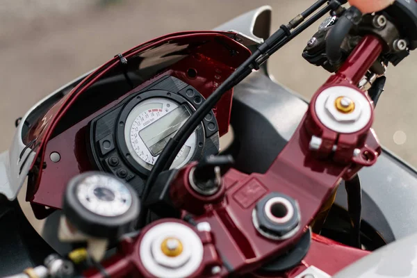 Eine Nahaufnahme Von Stuntmotorrädern Mit Vielen Offenen Teilen Und Schönem — Stockfoto
