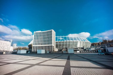 Milli Güvenlik Olympiyskiy, Kiev, Ukrayna situaded masmavi gökyüzü ve geniş açı ile HDR fotoğraf