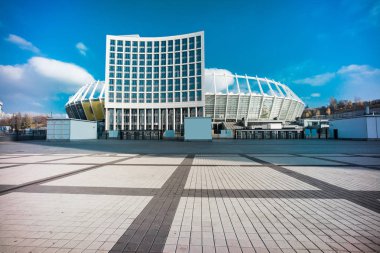 Milli Güvenlik Olympiyskiy, Kiev, Ukrayna situaded masmavi gökyüzü ve geniş açı ile HDR fotoğraf