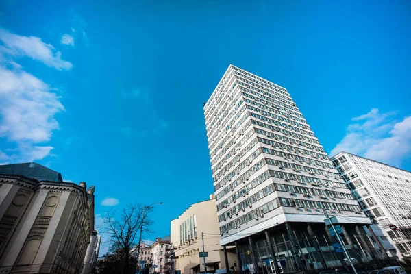 Klasyczny Kijów Office Wieżowiec Centrum Miasta Hdr Niebieski Niebo Tle — Zdjęcie stockowe