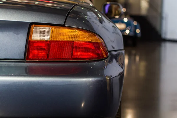 Rearlight Ένα Κλασικό Αυτοκίνητο Που Βρίσκεται Στο Μουσείο Και Φαίνεται — Φωτογραφία Αρχείου