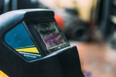 Kullanılan kaynak maskesi bez kadar garaj arka türüyle bukalemun