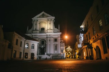 Vilnius, Litvanya: Gate of Dawn Aziz Teresa kilise, bir gece en önemli tarihi, kültürel ve dini anıtlar