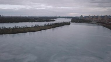 Kış sezonu küçük Adaları ile Dnipro Nehri 