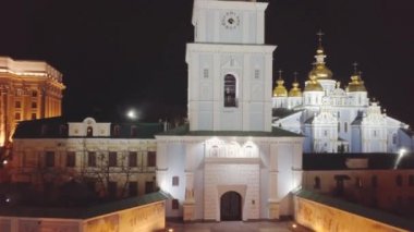 Gece vakti St. Michael'ın Golden-Domed Manastırı. Biri en ünlü Ukrayna dönüm noktası, orhodox Kilisesi
