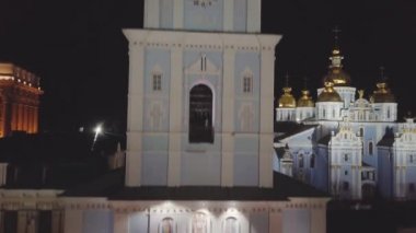 Gece vakti St. Michael'ın Golden-Domed Manastırı. Biri en ünlü Ukrayna dönüm noktası, orhodox Kilisesi