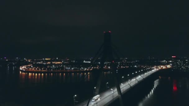 Ночной Московский Северный Мост Движением Аэросъемка Ночной Панорамой Города — стоковое видео