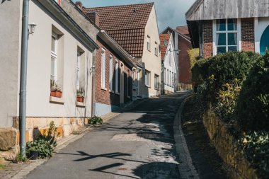 Klasik Avrupa arhitecture ve sokak tasarımı. Küçük kasaba içinde