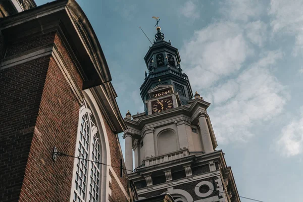 Amsterdam, Hollanda'daki güzel antik katolik kilisesi