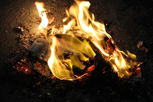 Bruciare Soldi Del Tartaro Adorare Notte Nelle Feste Del Tet — Foto Stock