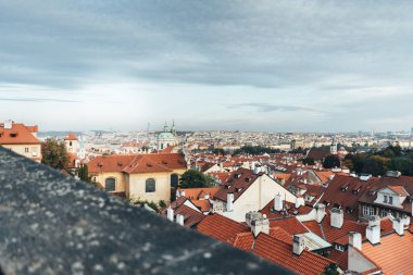 Şehir manzaralı üst og şehir Prag'dan üzerinde