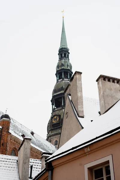 Tour Béatifique Avec Horloge Neige Hiver Riga — Photo